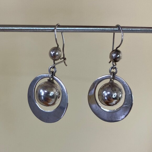 Modern Silver Tone Sphere Drop Dangle Earrings 1.5" Drop Length - Picture 1 of 7